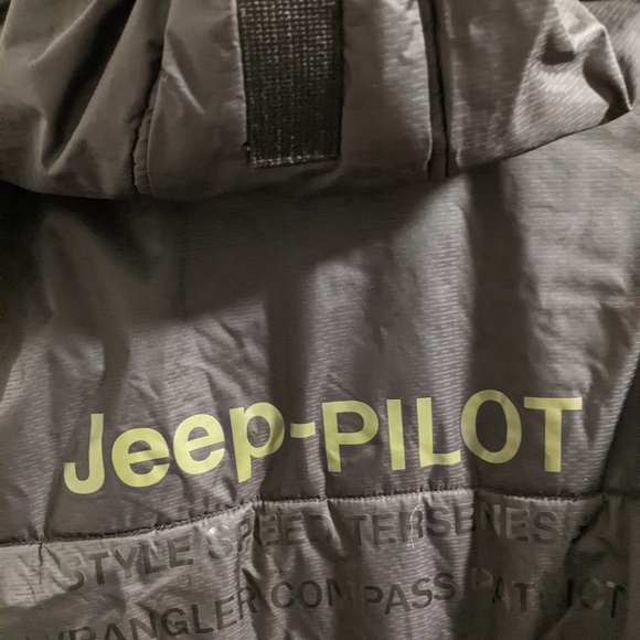 Jeep Pilot harness puff jacket - Picture 4 of 5